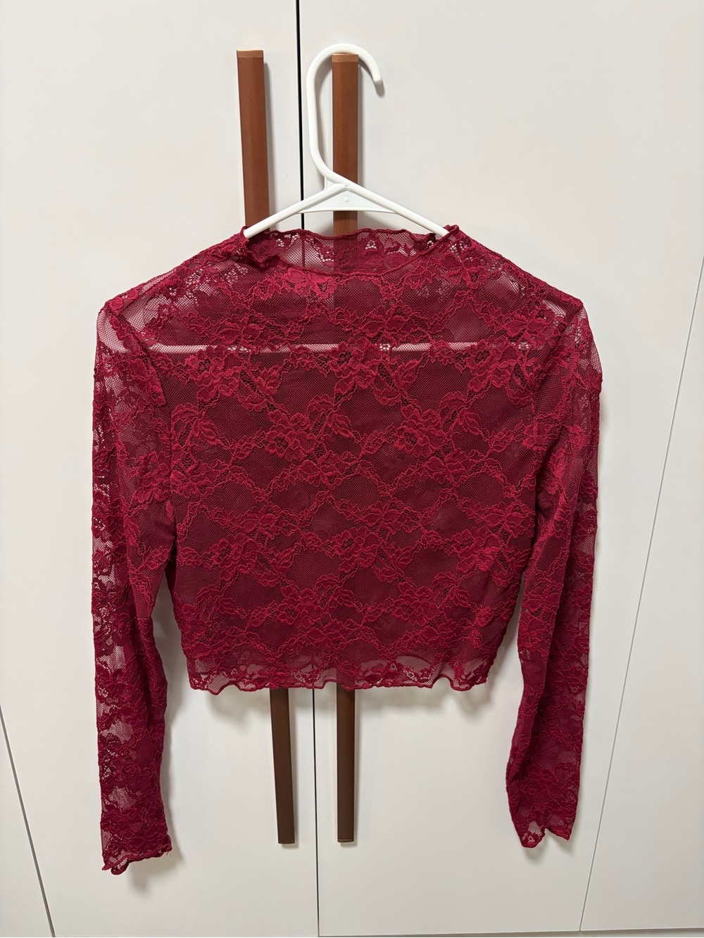 Women’s Lace Long-Sleeve Top - Red